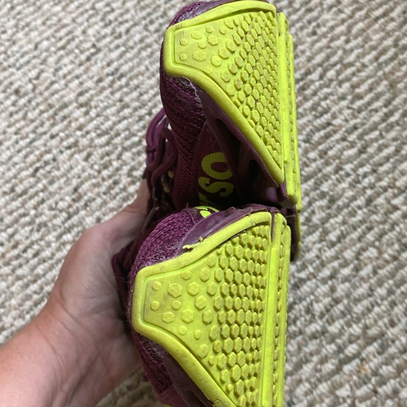 Just So So women’s letter graphic wine red/ lime casual sneakers size 39 (8.5). - Picture 5 of 8